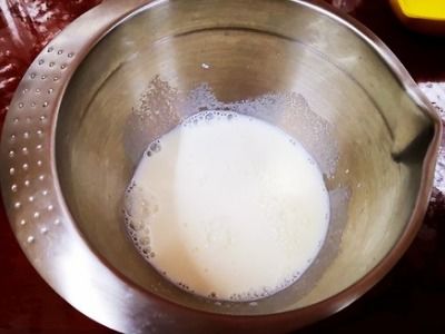 牛奶、蛋黃、白糖與紅糖 家庭簡(jiǎn)易蛋撻液配方全解析